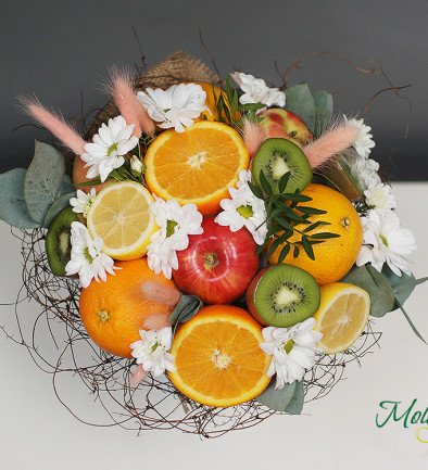 Fruit Bouquet with Oranges, Apples, Kiwi, and Chrysanthemums (made to order, 24 hours) photo 394x433