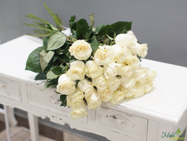 Букет из 25 белых голландских роз 80-90 см 2 от moldflowers.md