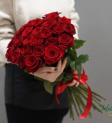 25 Trandafiri roșii olandezi 50-60 cm foto 394x433