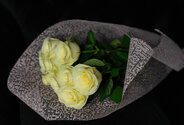 Bouquet of 9 White Roses 70 cm — photo 3