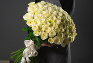 Buchet din 101 de trandafiri albi 70 cm — foto 2