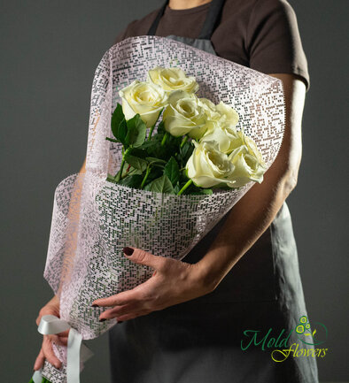 Bouquet of 9 White Roses 70 cm