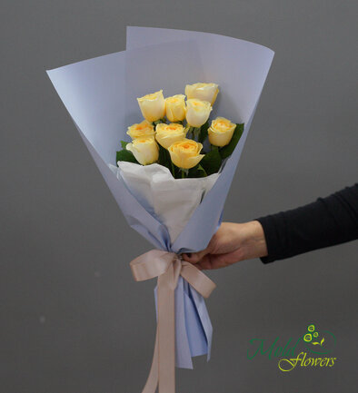 Букет из 9 роз Buttercup 40 см