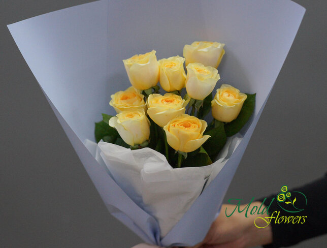 Букет из 9 роз Buttercup 40 см — фото 4