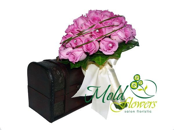 Букет невесты из розовых роз с бриллиантами фото