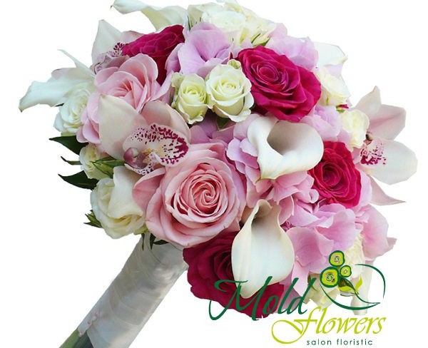 Букет невесты из розовых роз, белых кустовых роз, розовых гортензий, белых калл, белых орхидей фаленопсис фото