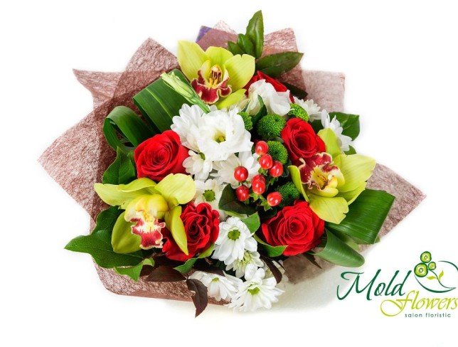Bouquet of red roses, green cymbidium orchids, white and green chrysanthemums, eustomas, hypericum, salal, aspidistra photo
