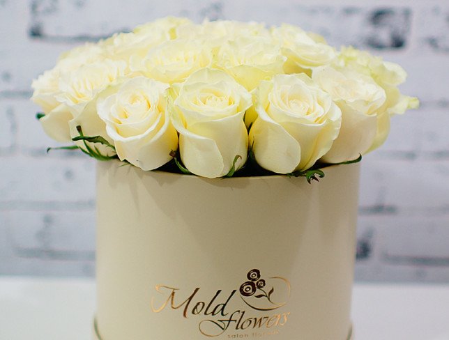Beige box with white roses photo