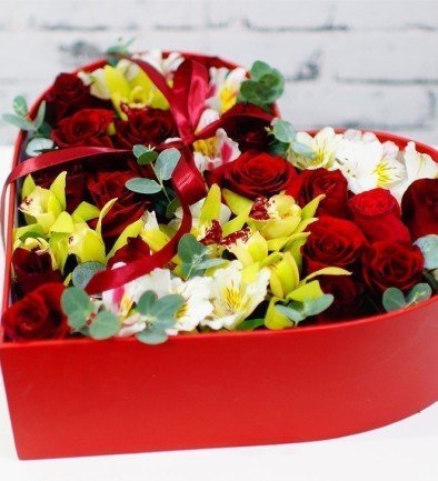 Red Heart-Shaped Box with Red Roses and Green Orchids photo 394x433