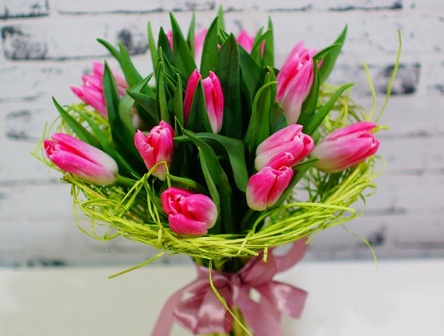 Букет из 15 розовых тюльпанов Фото