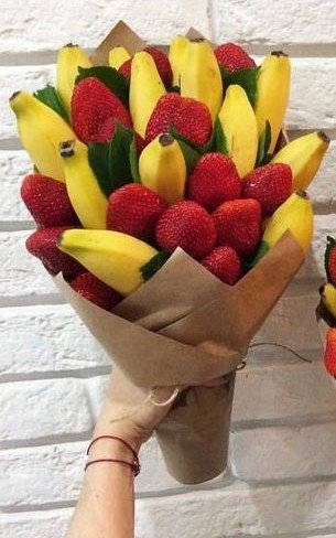 Fruit Bouquet with Bananas and Strawberries (made to order, 1 day) photo