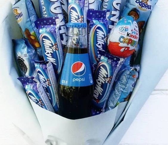Bouquet with a bottle of Pepsi and chocolate (made to order, 1 day) photo