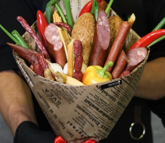 Мужской букет из колбасы, сыра и овощей (под заказ, 1 день) Фото
