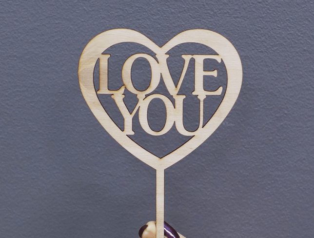Wooden topper "I love you" photo