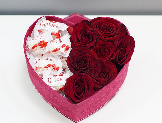 Heart with roses and Raffaello (medium) photo