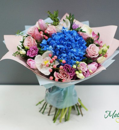 Bouquet with blue hydrangea photo 394x433