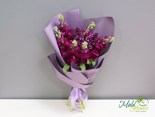 Bouquet of lilac and stock flowers photo