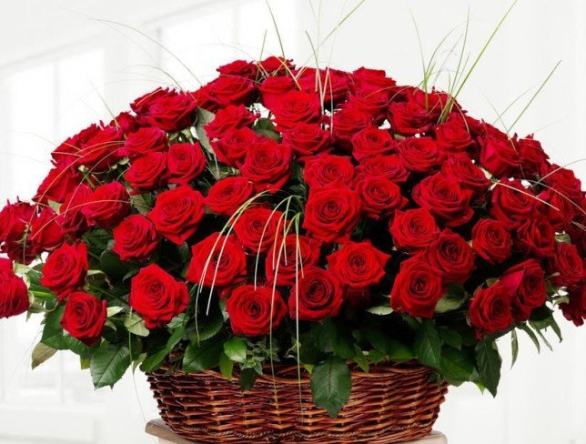 Coș cu trandafiri roșii (mare) foto