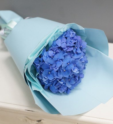 Bouquet of blue hydrangea photo 394x433
