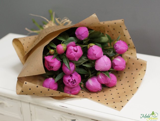 Букет из 15 розовых пионов Фото