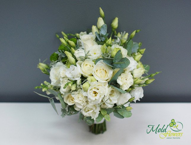 Букет невесты из белой розы, эустомы, гвоздики Фото