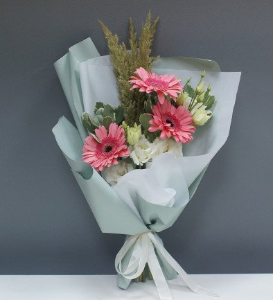 Bouquet with pink gerbera photo 394x433