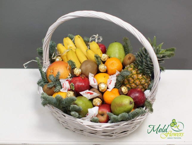 Новогодняя корзина с фруктами  (под заказ, 24 часа) Фото