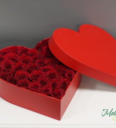 Коробка-сердце с красными розами Фото 394x433