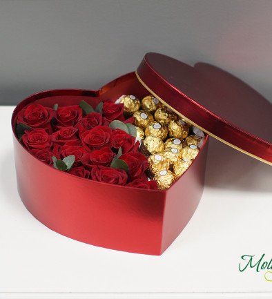 Коробка с розами и Ferrero Rocher Premium Фото 394x433