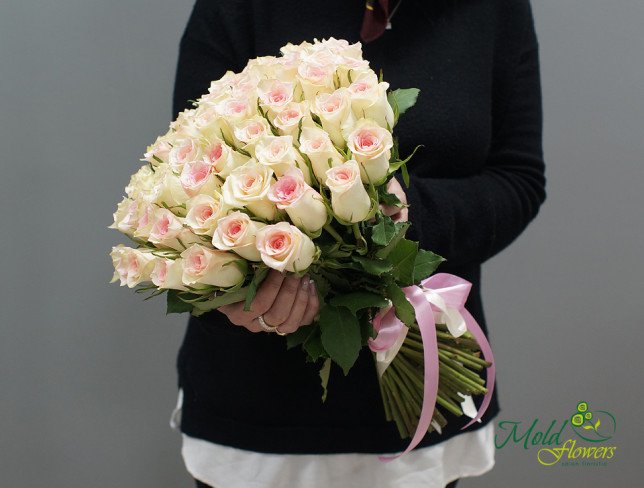 Buchet din trandafiri olandez roz pal 30-40 cm de la moldflowers.md