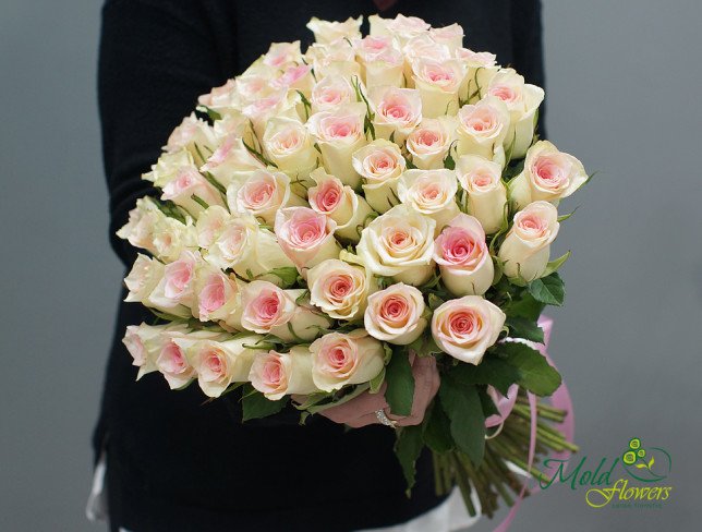 Букет из бледно розовых голландских роз 30-40 см от moldflowers.md