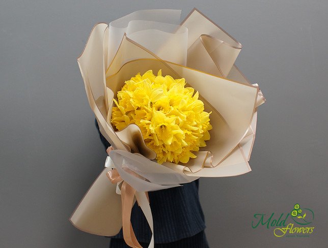 Bouquet of 55 yellow daffodils from moldflowers.md