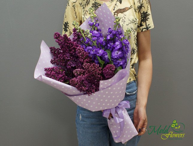 Bouquet of lilac and matthiola - 2 photo
