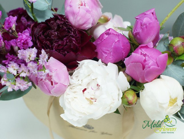 Heart-shaped Box with Peonies photo