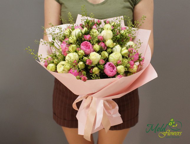 Bouquet of Pink and Green Roses photo