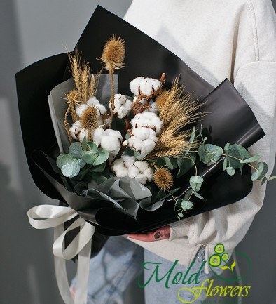 Bouquet of cotton and eucalyptus photo 394x433