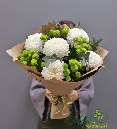 Bouquet of white and green chrysanthemums photo 394x433