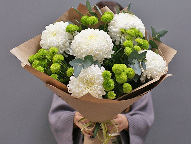 Bouquet of white and green chrysanthemums photo