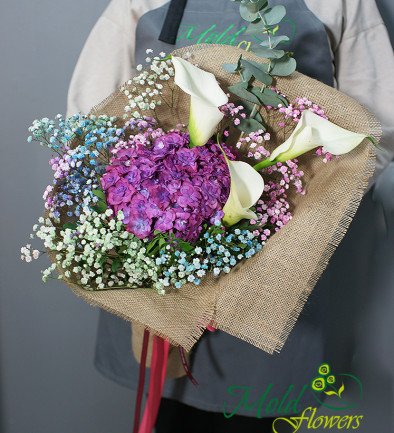 Bouquet with purple hydrangea and white callas photo 394x433