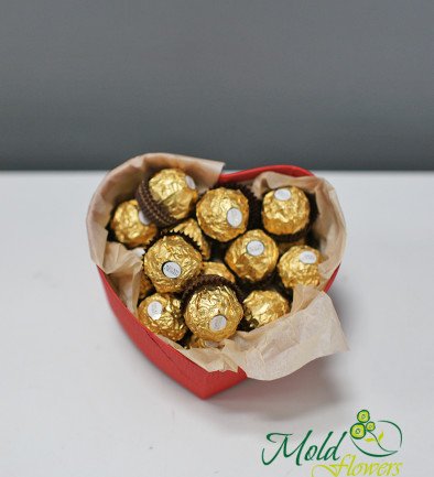 Heart-shaped Box with Ferrero Rocher Chocolates photo 394x433