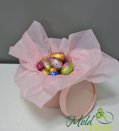 Easter box with sweets photo 394x433