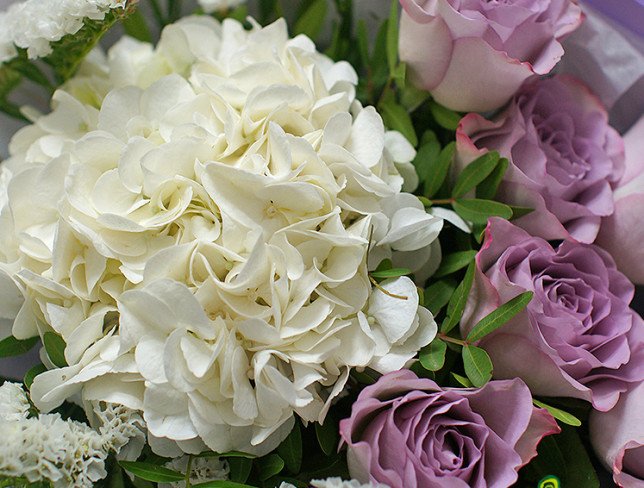 Bouquet with white hydrangea and roses "Memory lane" photo