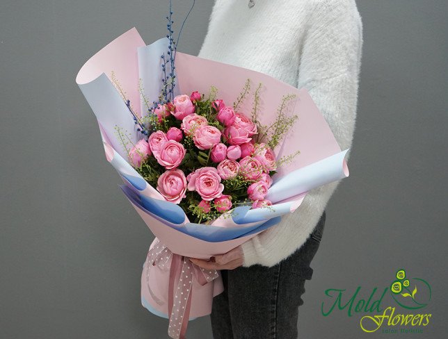 Bouquet of peony-type roses, ''Silvia Pink'' photo