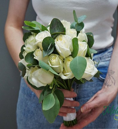Bridal bouquet of white roses and eucalyptus photo 394x433
