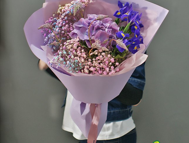 Букет с фиолетовой гортензией ,,Конфетти,, Фото