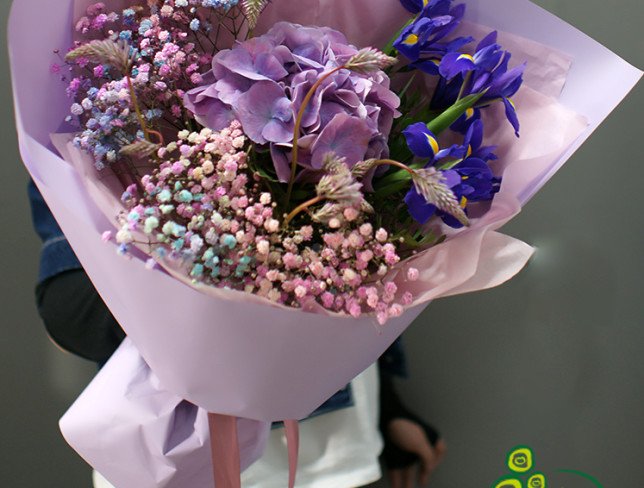 Букет с фиолетовой гортензией ,,Конфетти,, Фото