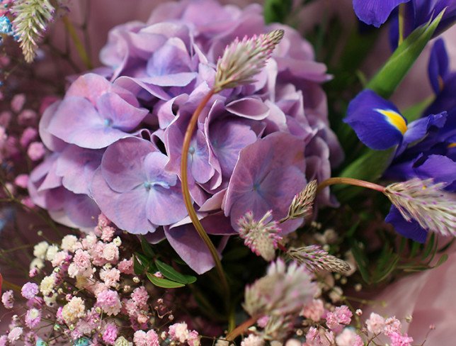 Bouquet with purple hydrangea ,,Confetti,, photo