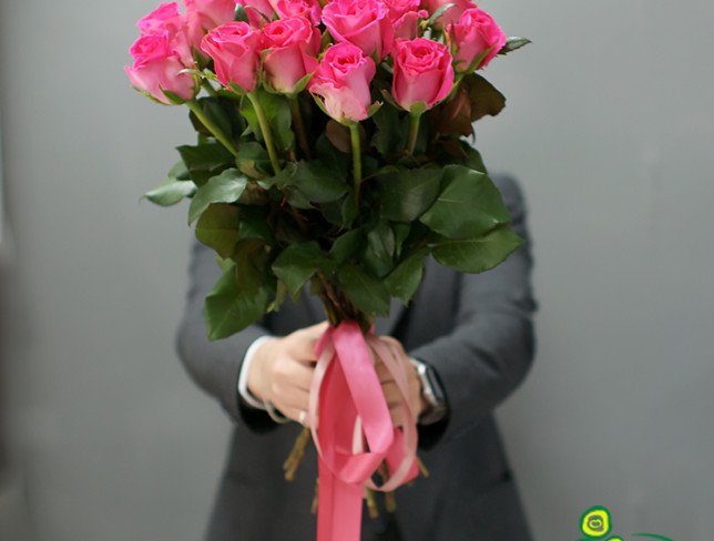 Bouquet of 19 pink roses photo