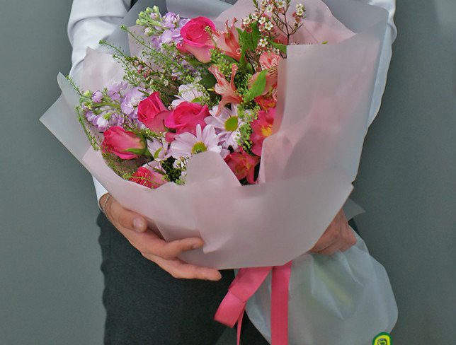 Buchet cu trandafiri roz„Picătură de fericire” foto