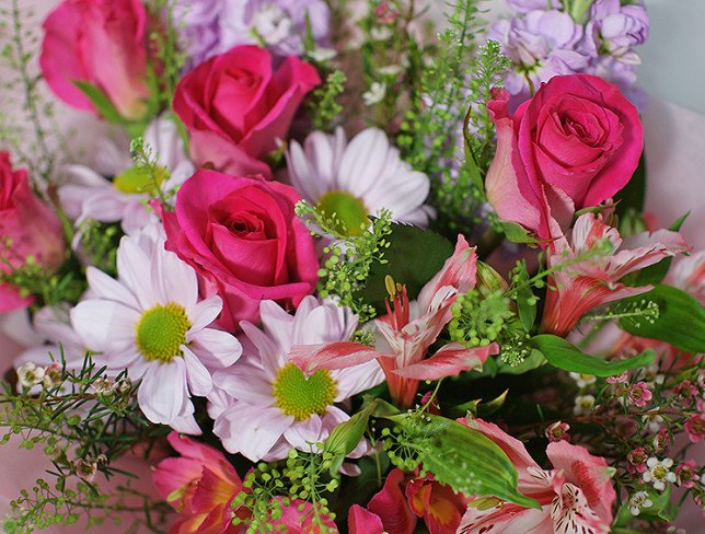 Букет с розовыми розами „Капля Счастья” Фото